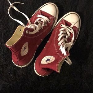 High tip maroon converse